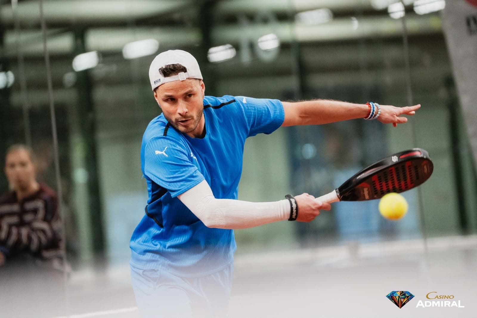 Axel Bleuer on court